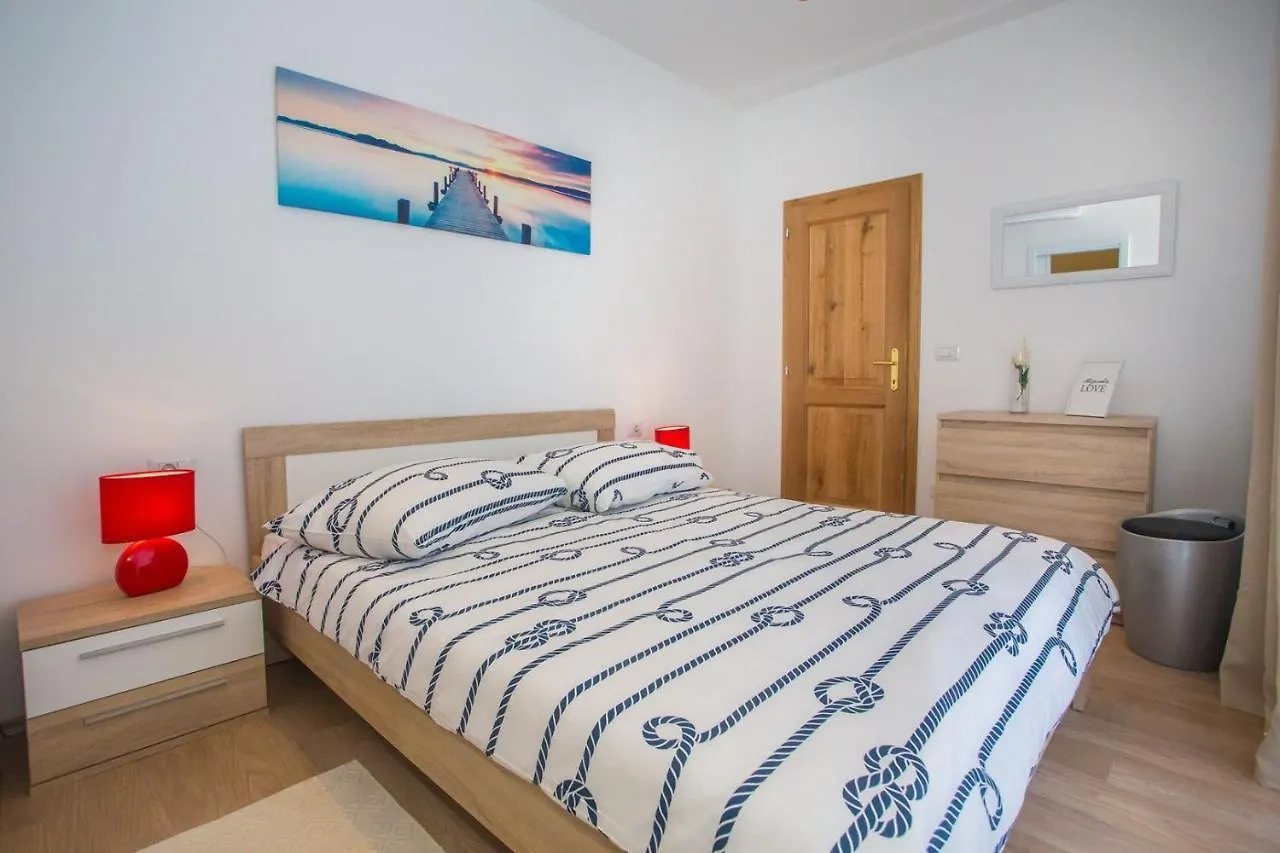 Three-Bedroom Apartment Mir With Private Infinity Pool Vošteni 0*,  Kroatien
